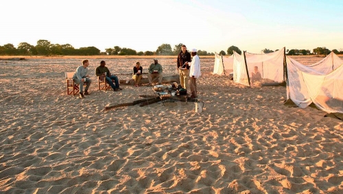 Sleep out à Nsolo Bush Camp, Zambie © Time & Tide