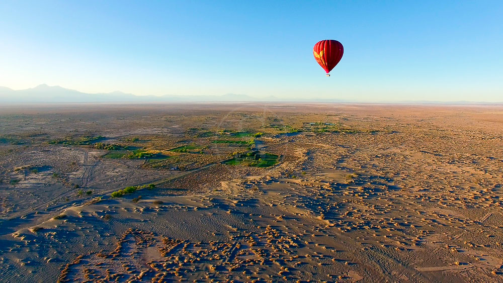 Hot-air balloon flight over the Atacama © Balloon over Atacama