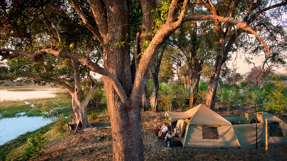 Mobile safari in Botswana © Andbeyond