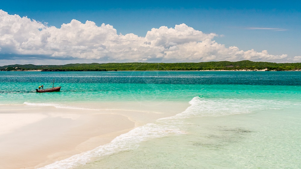 Bateau de pêche sur la Mer d'Emeraude, Madagascar