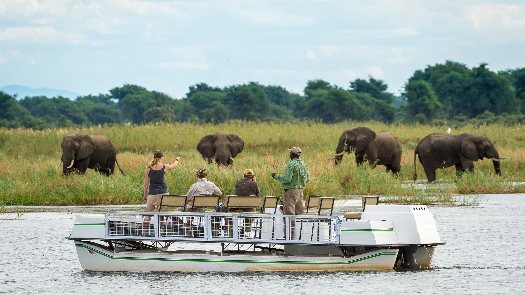 Ruckomechi Camp, Zimbabwe © Dana Allen