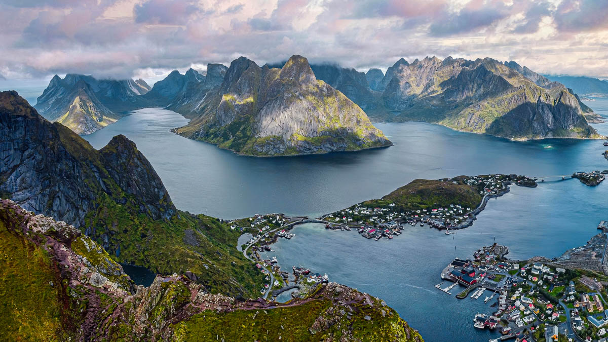 Lofoten, Norvège © Unplash J. Kettle